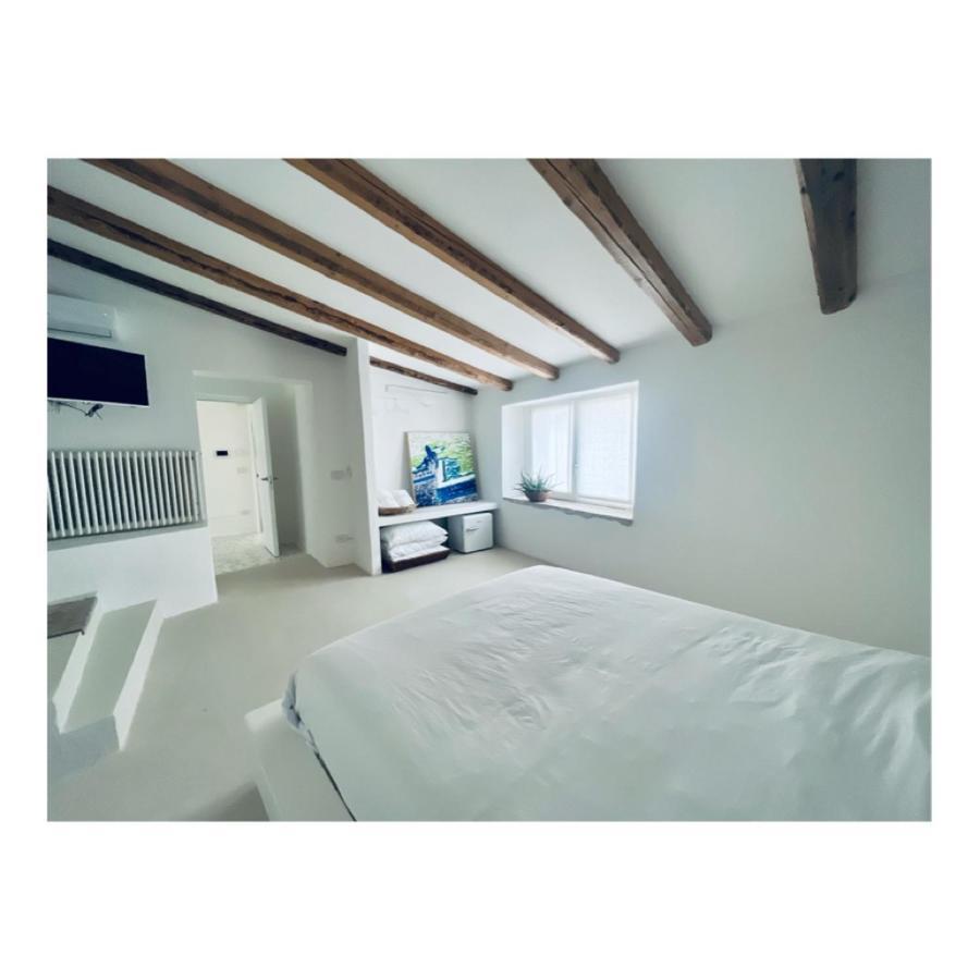 Hydria Guest House Art Gallery อัคควาวิวา เดลเล ฟอนติ ภายนอก รูปภาพ